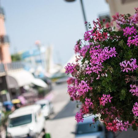Hotel Villa Dei Gerani 리미니 외부 사진